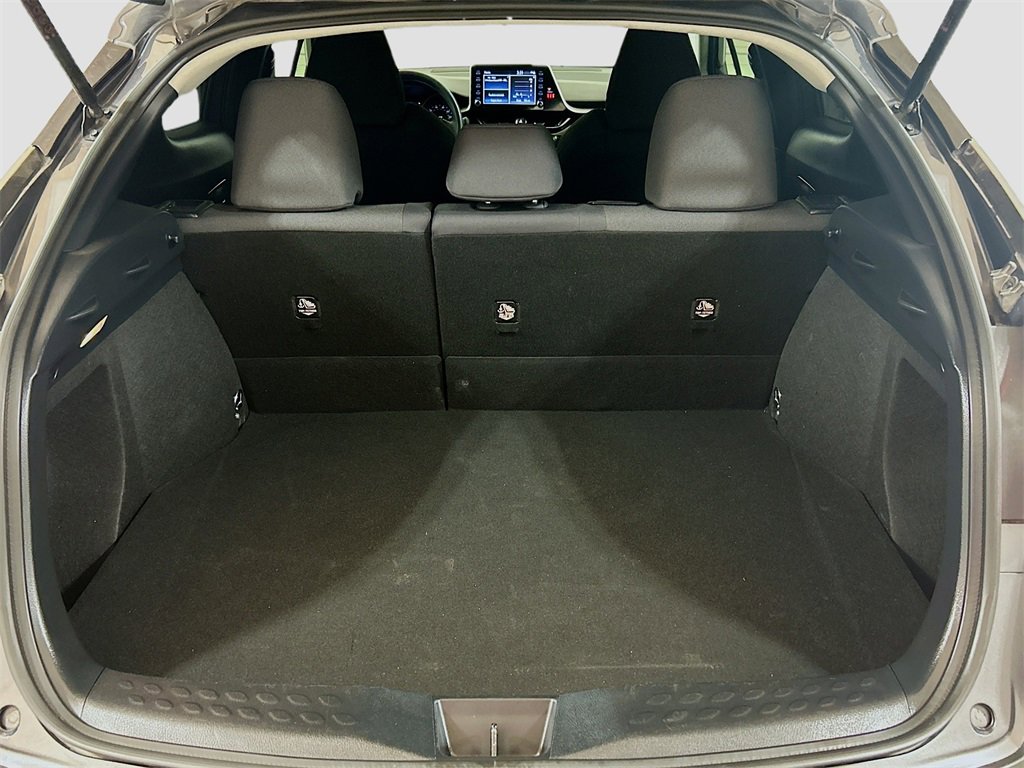 Used 2021 Toyota C-HR LE image 21