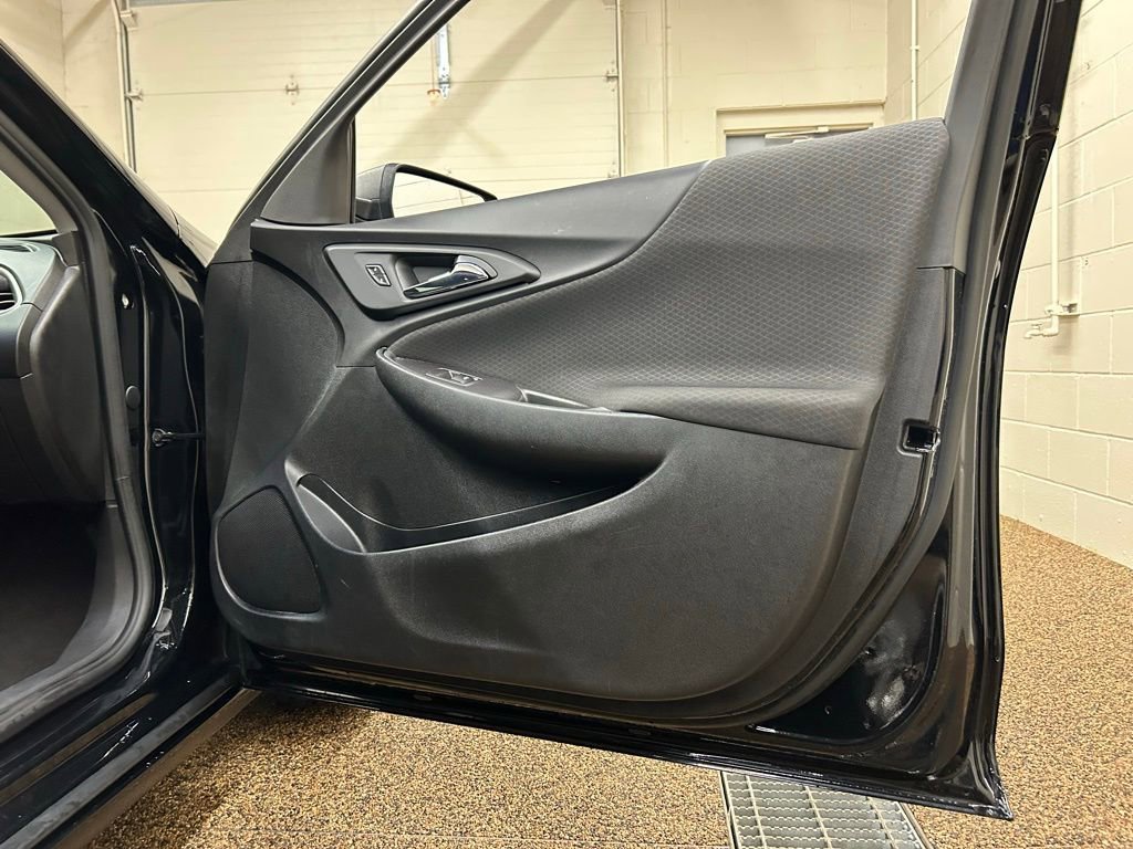 Used 2020 Chevrolet Malibu LS image 15