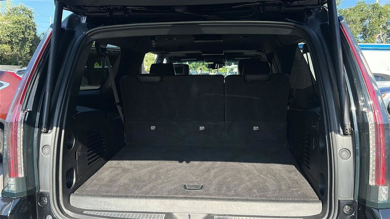 Used 2016 Cadillac Escalade ESV Platinum AWD/4WD image 44