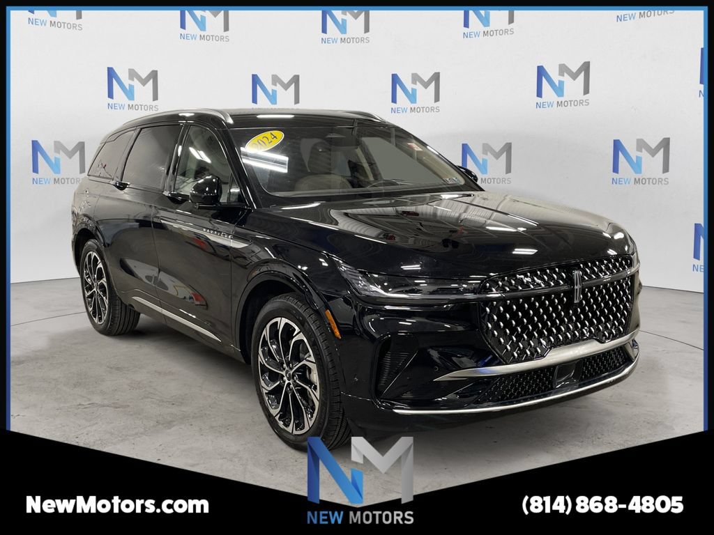Used 2024 Lincoln Nautilus Reserve AWD/4WD image 7