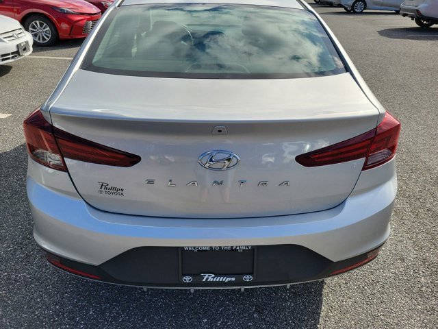 Used 2019 Hyundai Elantra SE image 11