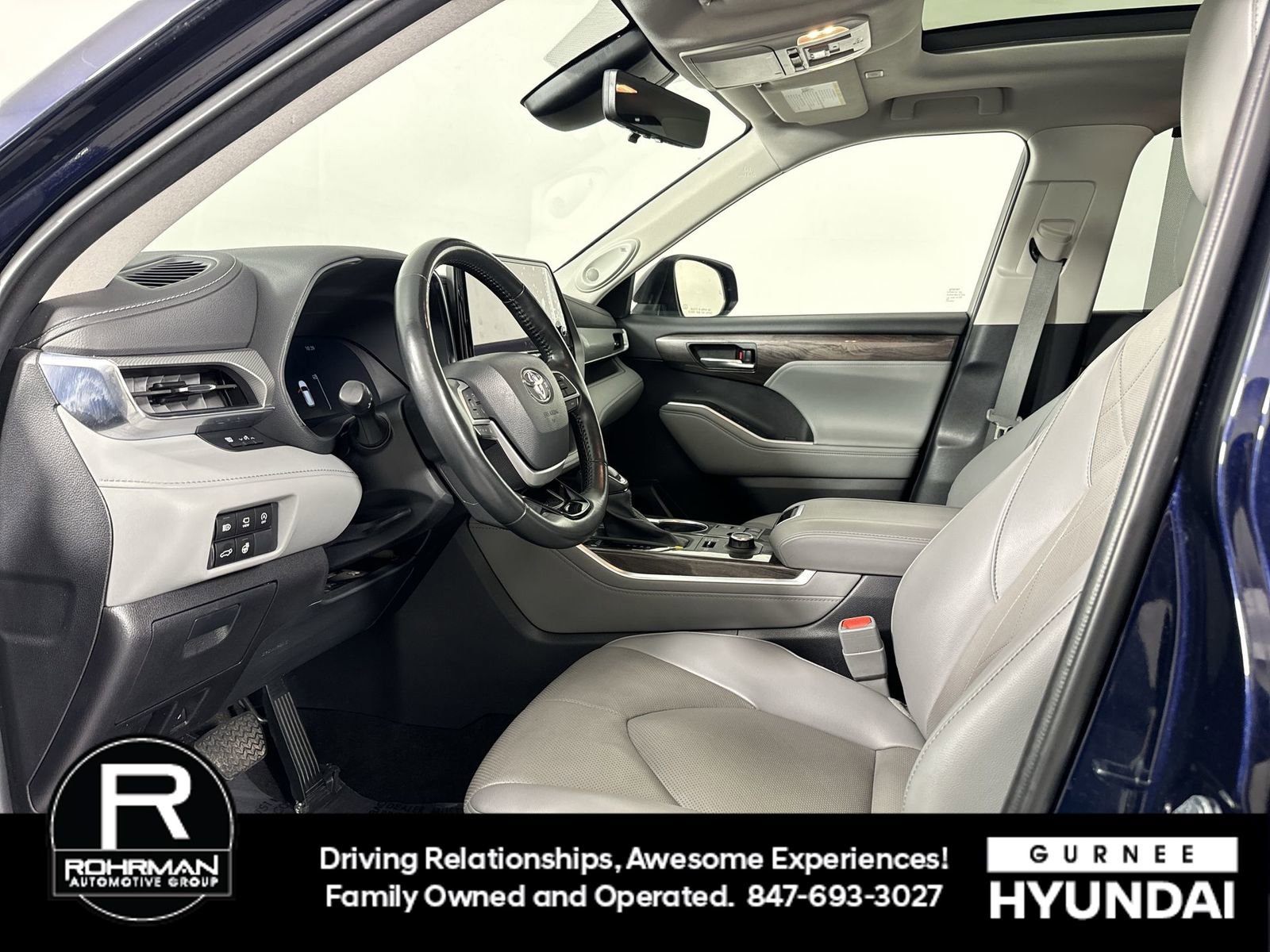 Used 2023 Toyota Highlander Platinum image 4