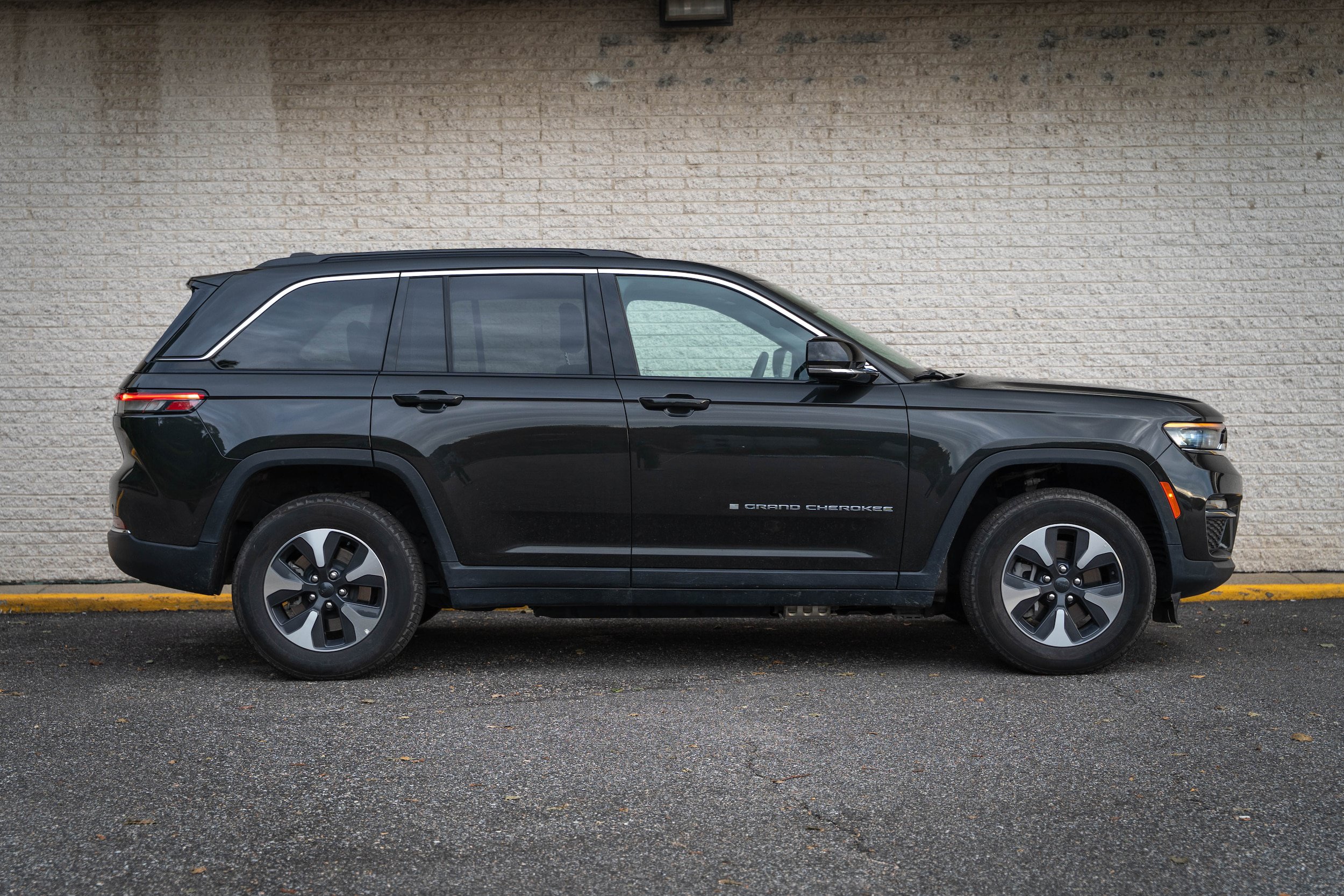 Used 2024 Jeep Grand Cherokee Limited 4xe AWD/4WD image 8