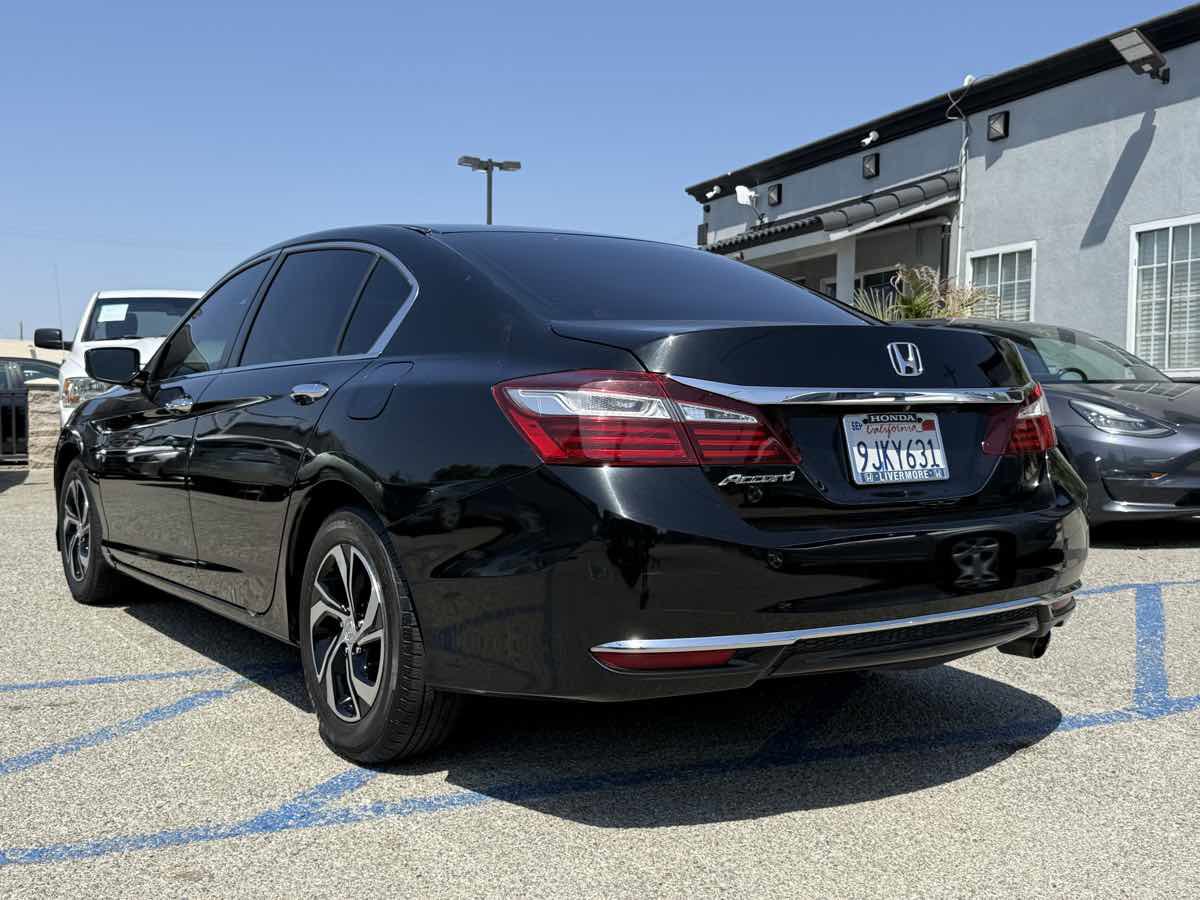 Used 2017 Honda Accord LX image 23