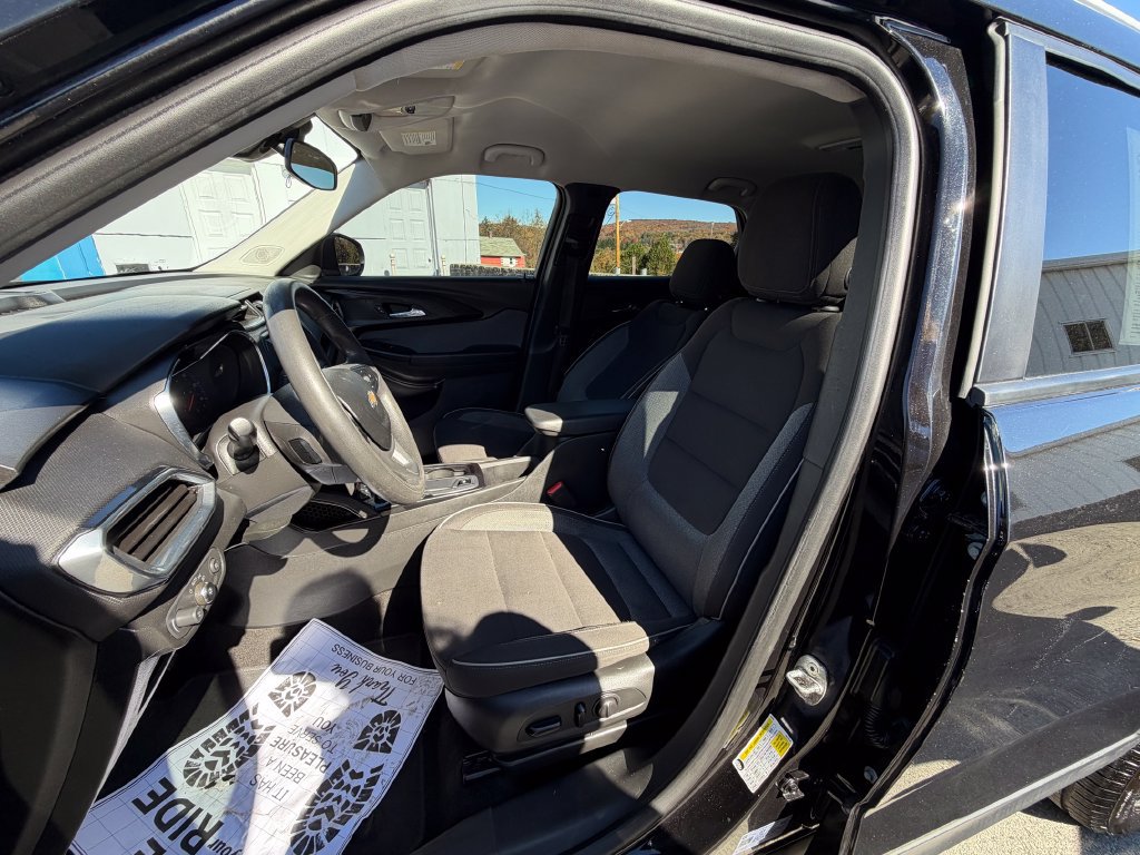 Used 2023 Chevrolet TrailBlazer LT AWD/4WD image 10