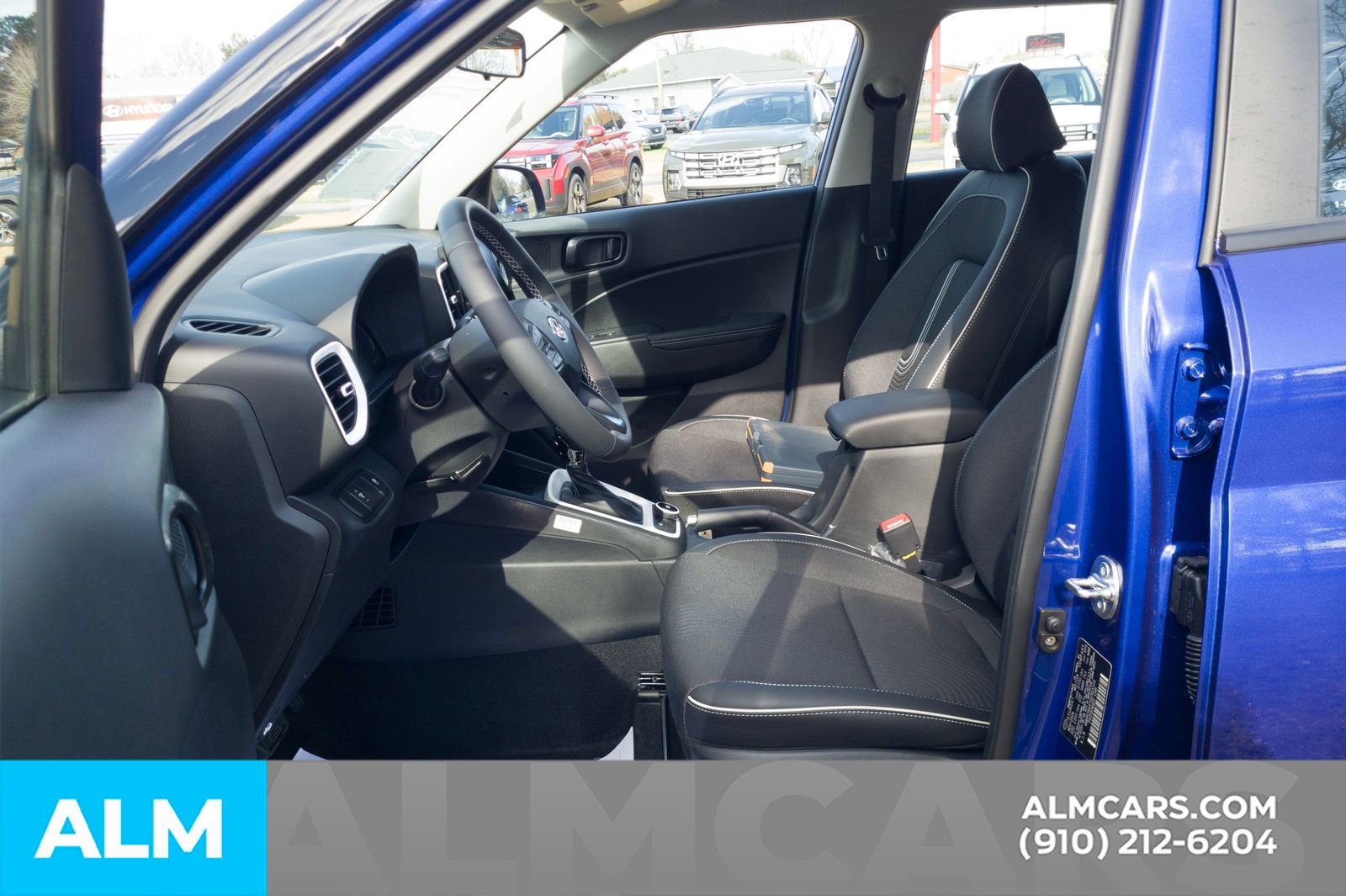 Used 2025 Hyundai Venue Limited image 15