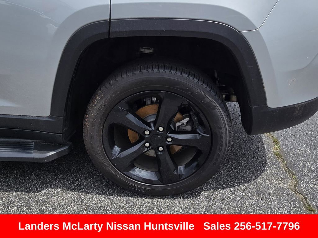 Used 2024 Jeep Grand Cherokee Limited w/ Luxury Tech Group II RWD image 12