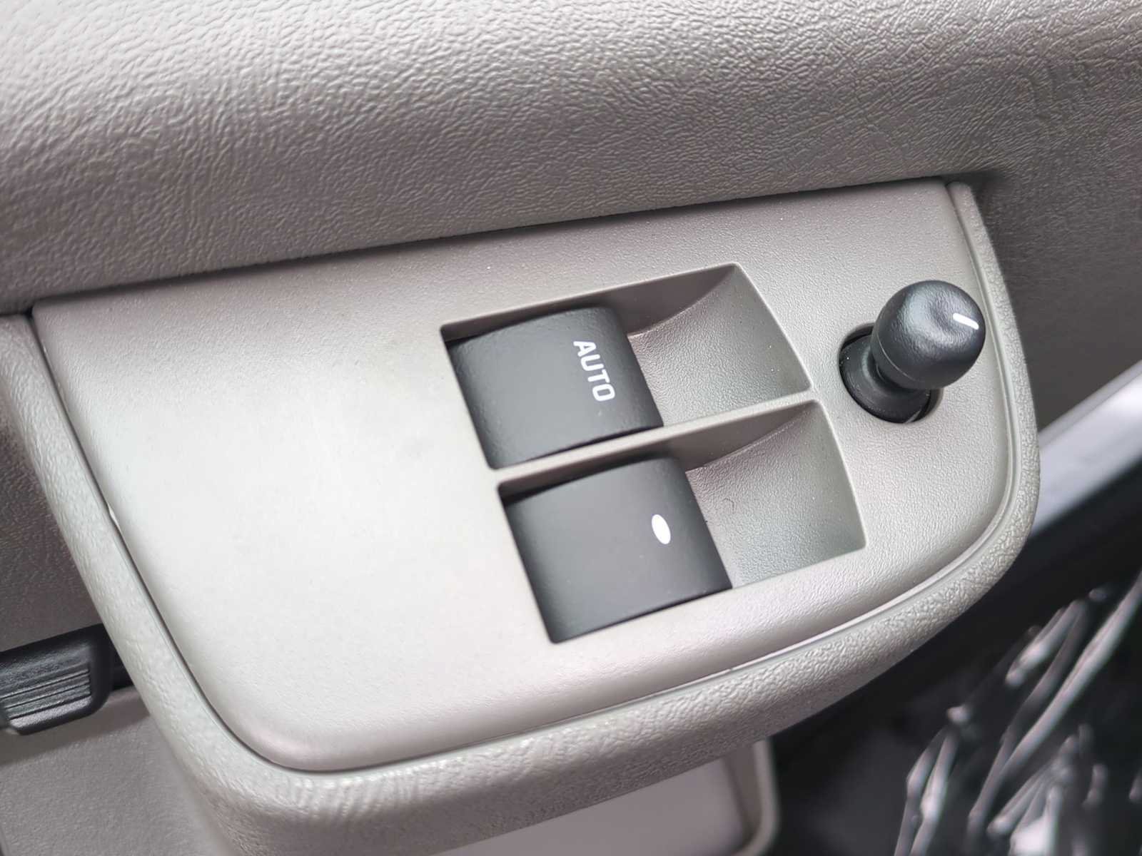 New 2026 Chevrolet Express 2500 Extended RWD image 11