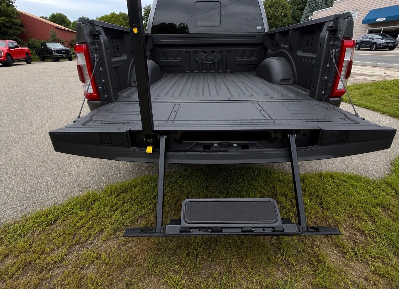 Used 2022 Ford F150 Lariat AWD/4WD image 15