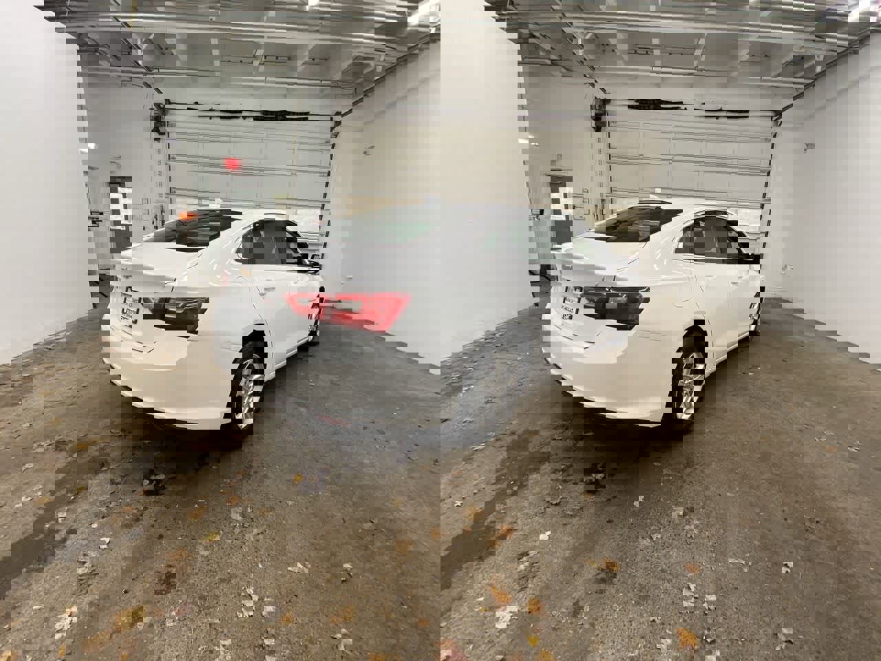 Used 2023 Chevrolet Malibu LT image 6