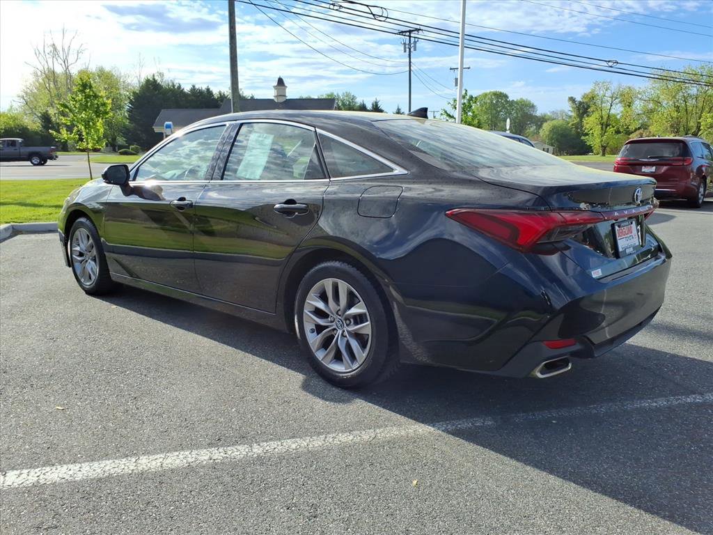 Used 2019 Toyota Avalon XLE w/ Moonroof Package FWD image 12
