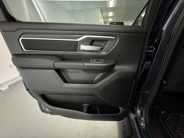 New 2026 RAM 1500 4x4 Crew Cab image 8