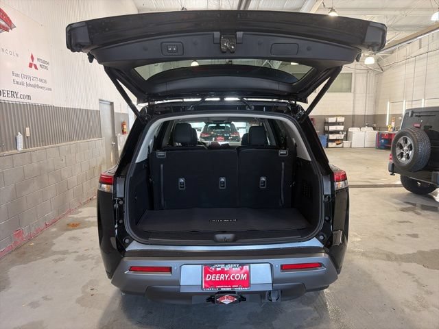 New 2026 Nissan Pathfinder SL AWD/4WD image 5