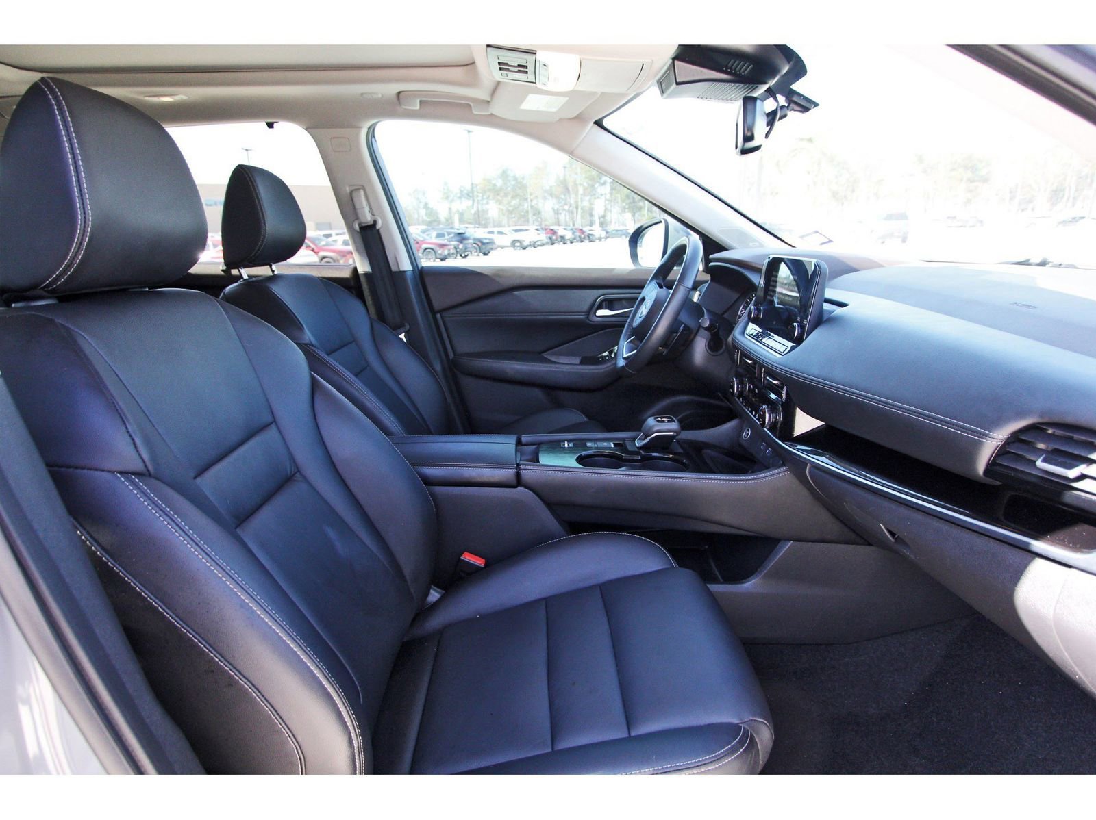 Used 2023 Nissan Rogue SL w/ SL Premium Package image 25