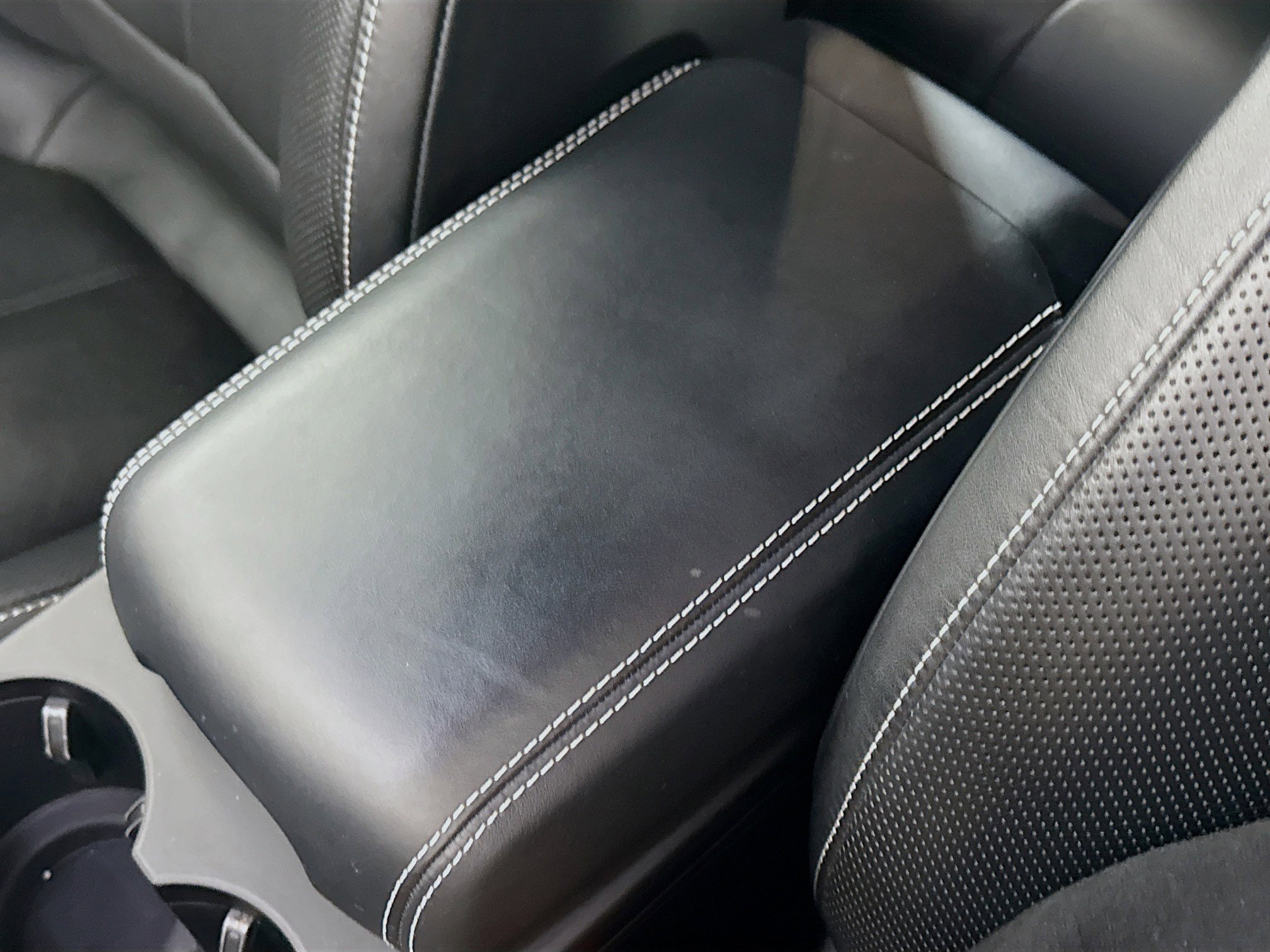 Used 2024 Porsche Macan Turbo w/ Premium Plus Package image 18