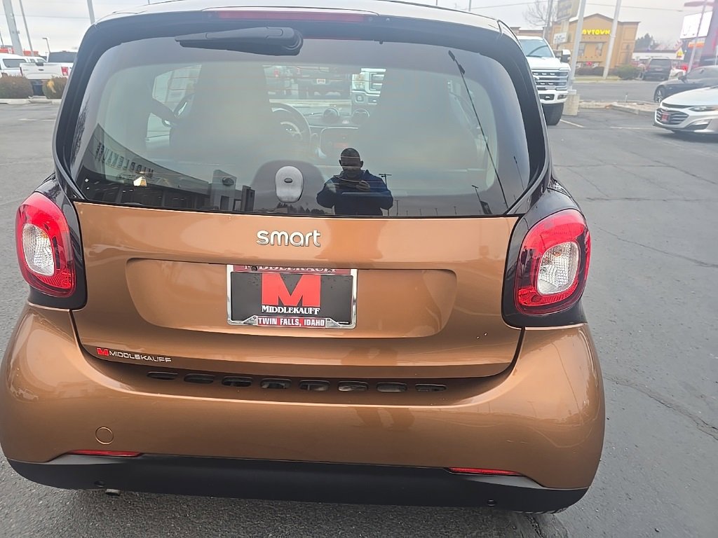 Used 2016 smart fortwo passion image 4