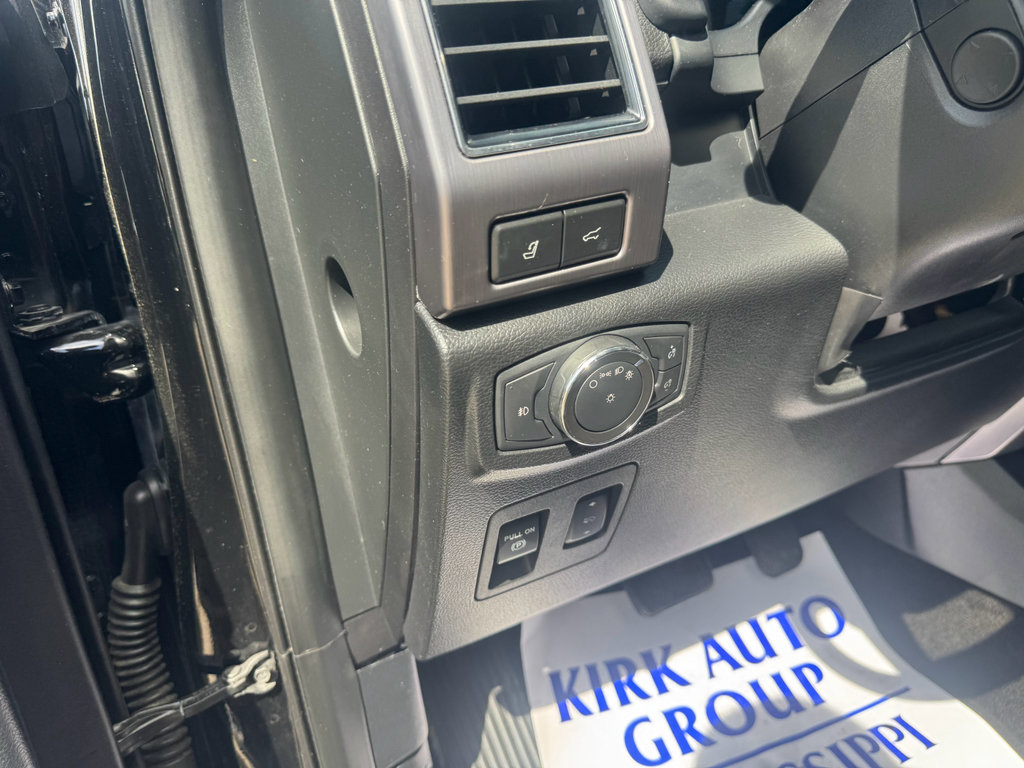 Used 2018 Ford Expedition Platinum image 19