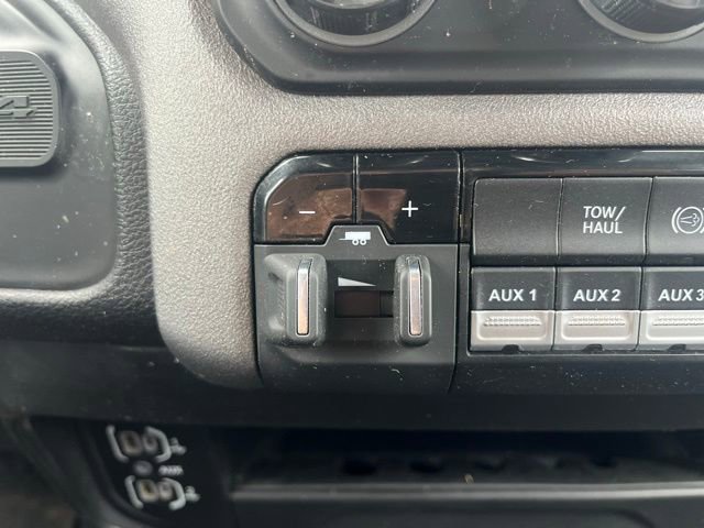 Used 2024 RAM 2500 Tradesman w/ Chrome Appearance Group AWD/4WD image 15