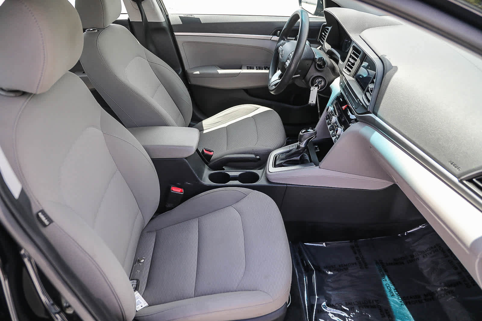 Used 2020 Hyundai Elantra SE FWD image 16
