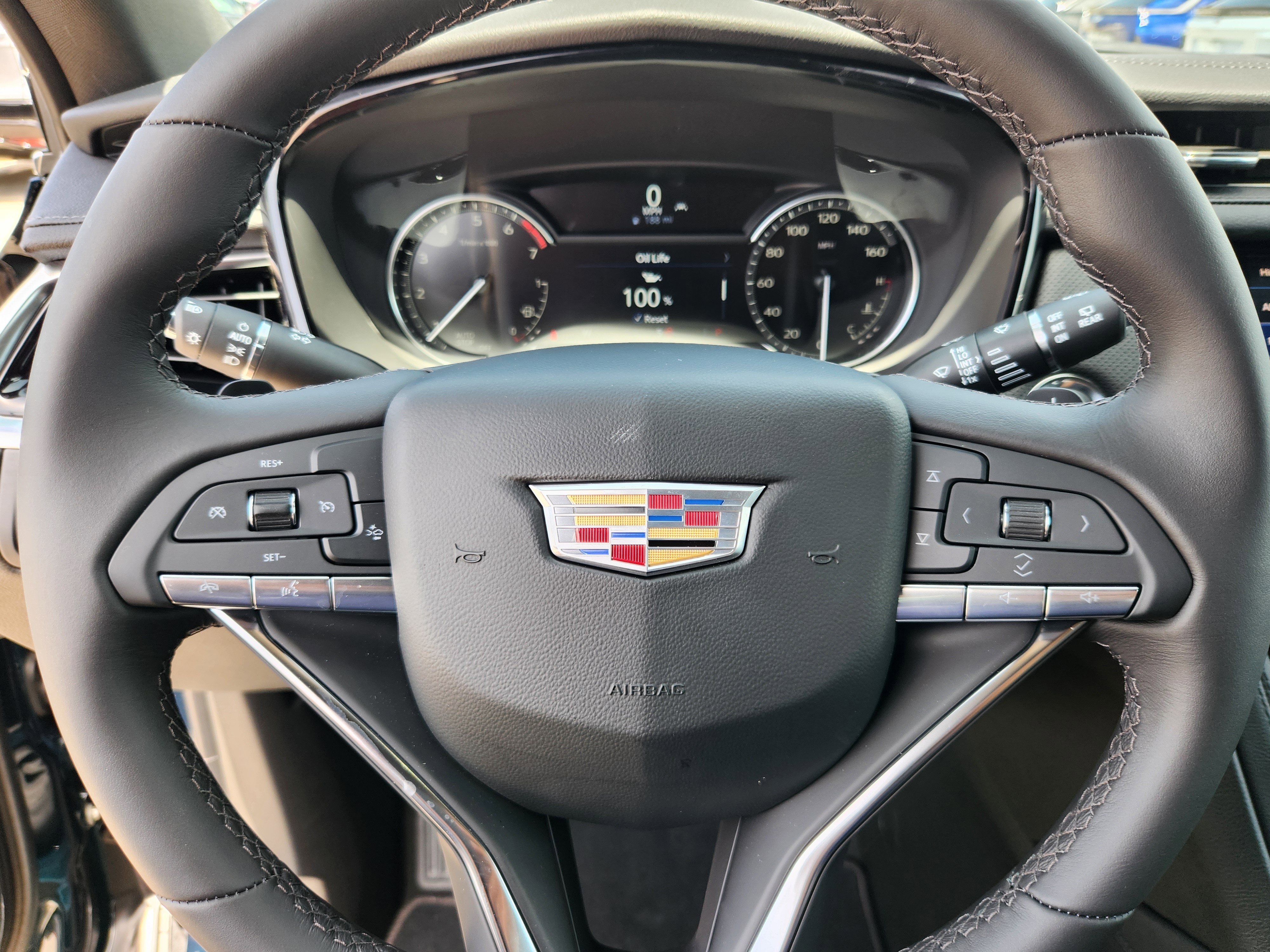 New 2025 Cadillac XT6 Luxury image 31