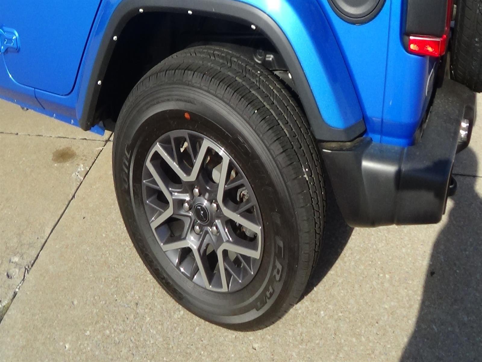 Certified 2021 Jeep Wrangler Unlimited Sahara AWD/4WD image 9