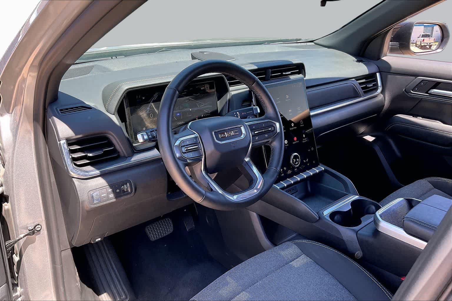 Used 2025 GMC Terrain Elevation AWD/4WD image 16