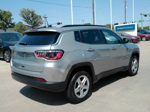 Used 2023 Jeep Compass Latitude AWD/4WD image 6