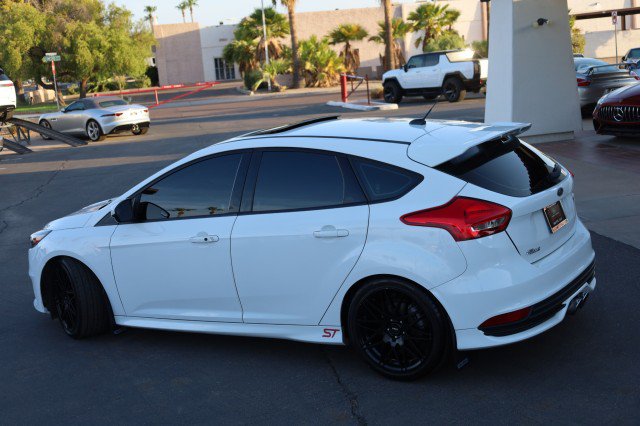 Used 2017 Ford Focus ST w/ Equipment Group 401A FWD image 16