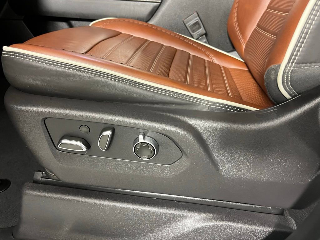 Used 2024 GMC Sierra 2500 Denali Ultimate image 18