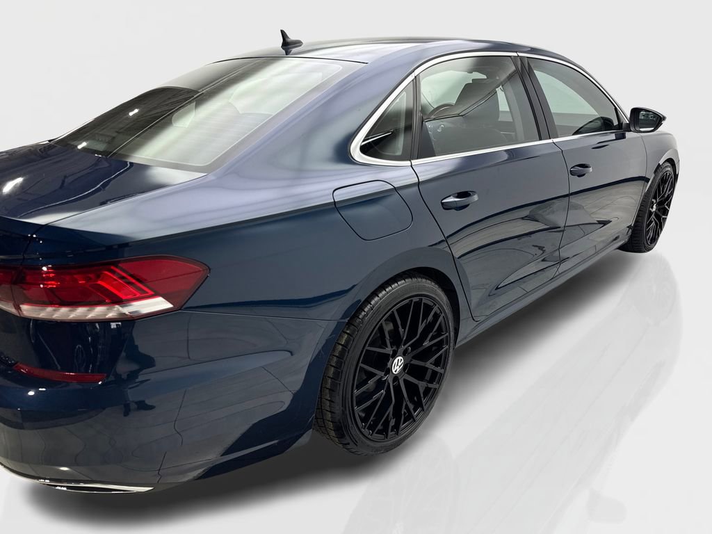 Used 2022 Volkswagen Passat 2.0T SE FWD image 13