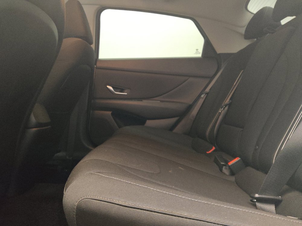 Used 2021 Hyundai Elantra SEL w/ Convenience + Premium Package FWD image 18