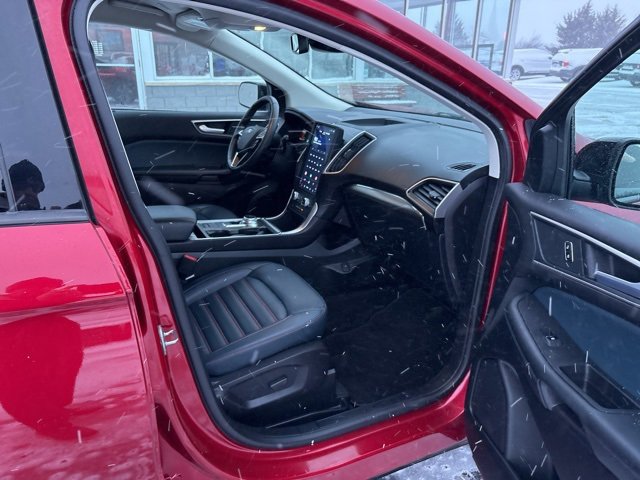 Used 2024 Ford Edge SEL w/ Sport Appearance Package image 5