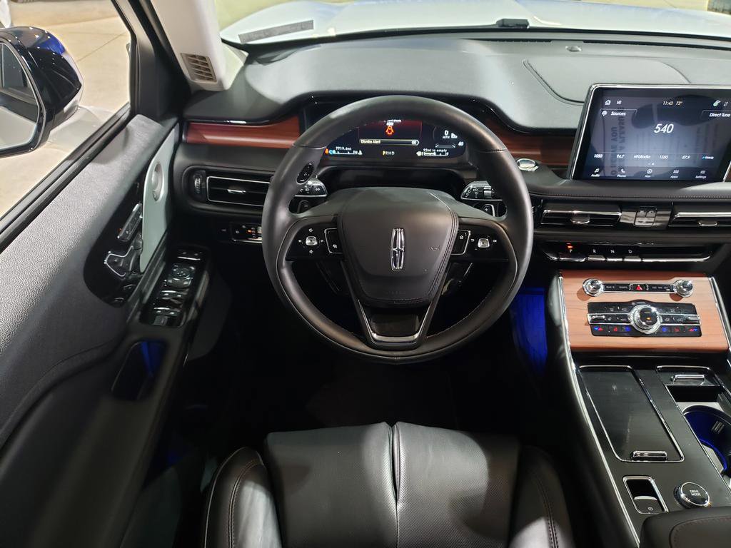 Used 2024 Lincoln Aviator Reserve w/ Equipment Group 201A image 16