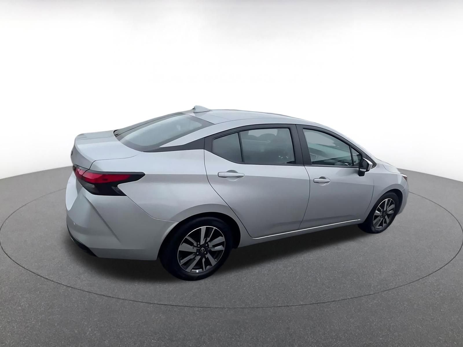 Used 2025 Nissan Versa SV FWD image 15
