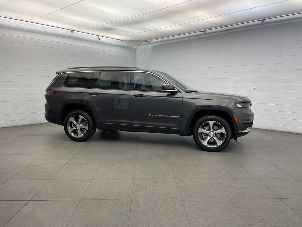 New 2025 Jeep Grand Cherokee L Limited RWD image 2