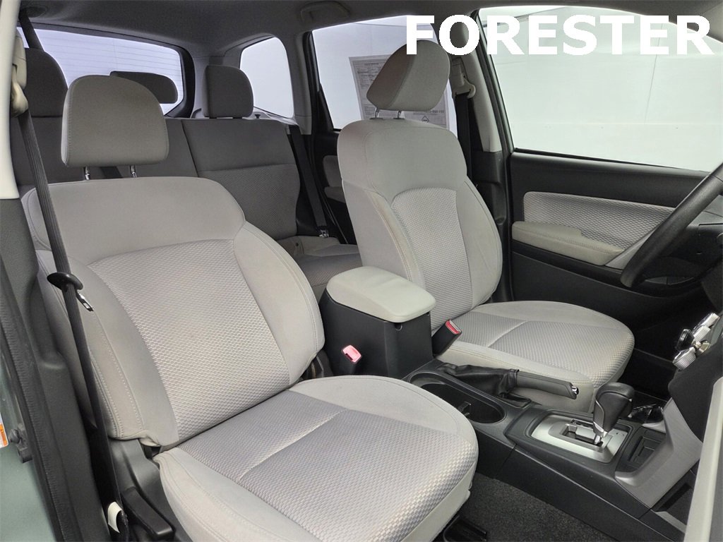 Used 2017 Subaru Forester 2.5i w/ Alloy Wheel Package image 12