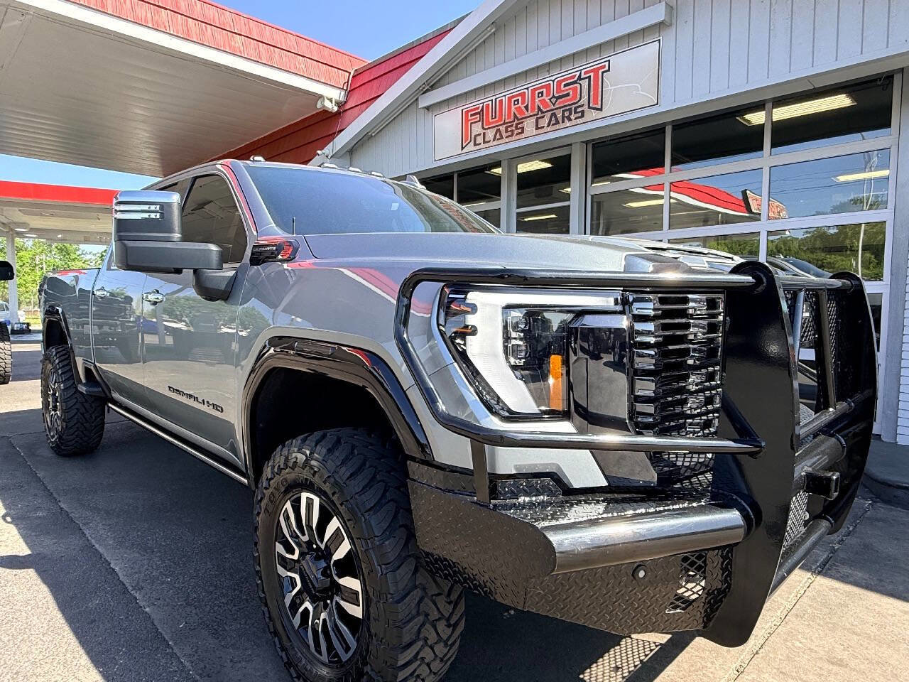 Used 2024 GMC Sierra 3500 Denali Ultimate AWD/4WD image 17