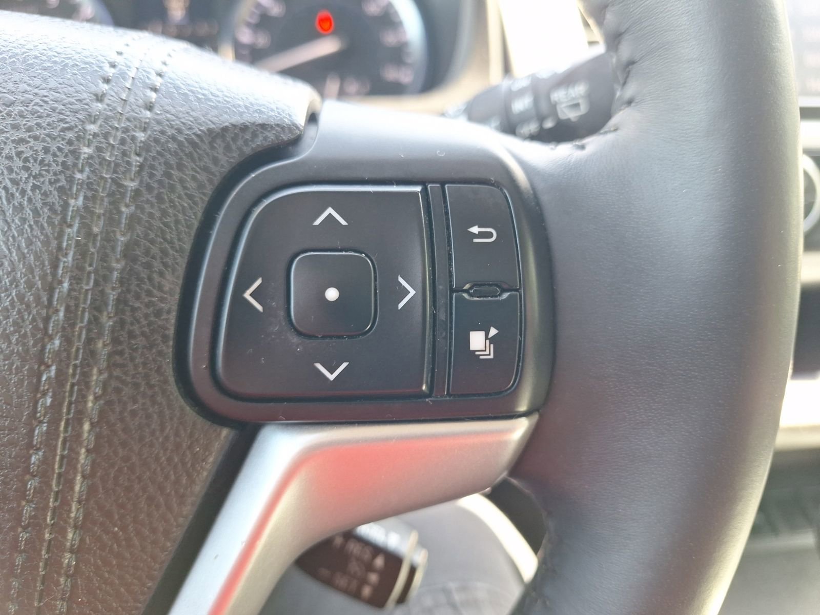 Used 2016 Toyota Highlander XLE FWD image 20