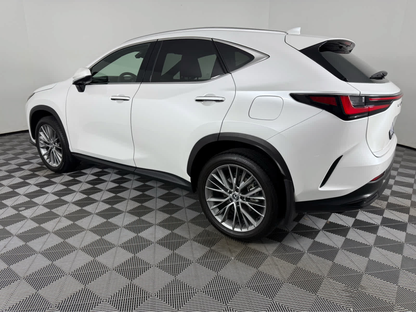 Used 2024 Lexus NX 350 AWD w/ Vision Package image 5
