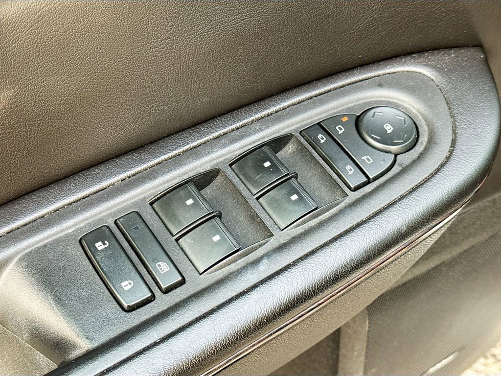 Used 2015 Chevrolet Traverse LTZ image 19