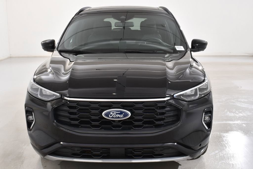Used 2023 Ford Escape ST-Line Elite w/ Premium Technology Package image 3