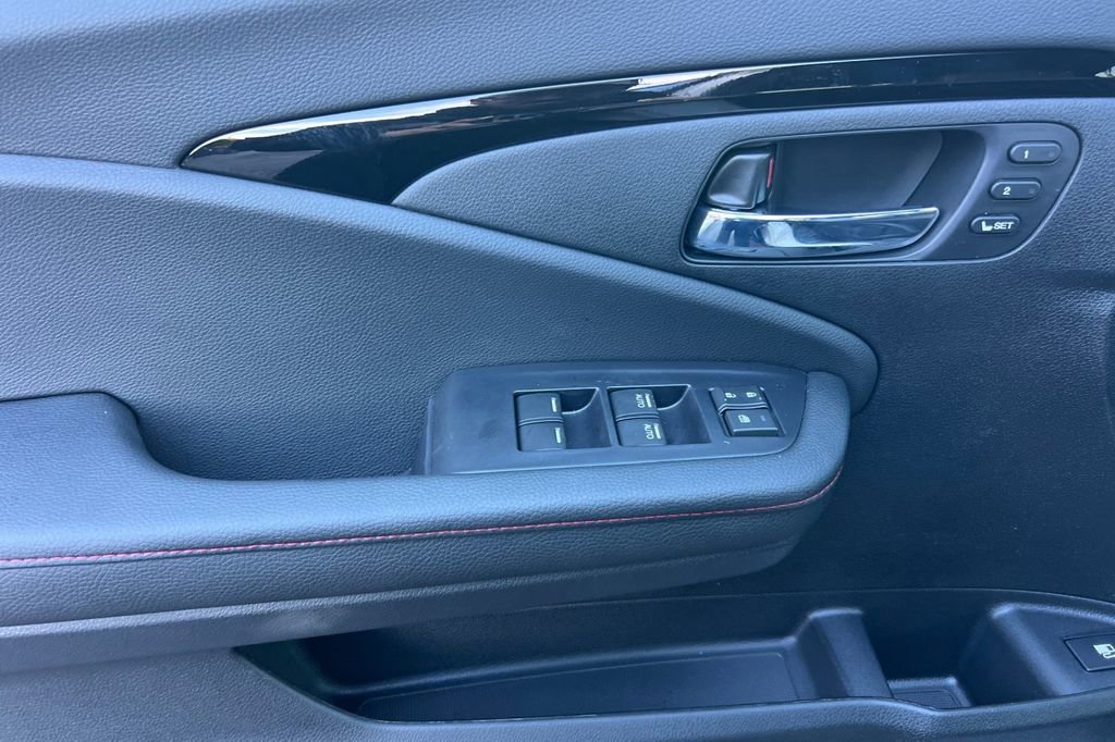 New 2026 Honda Ridgeline Black Edition image 8