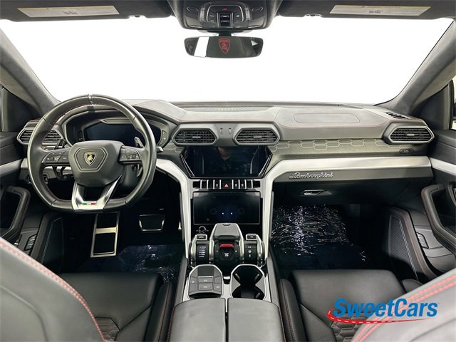 Used 2020 Lamborghini Urus Base image 15