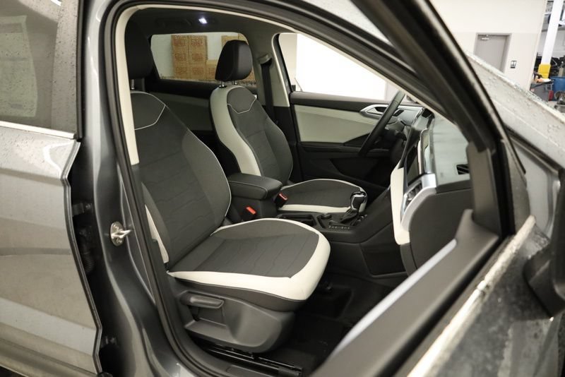 New 2026 Volkswagen Taos SE AWD/4WD image 32