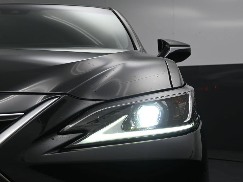 Used 2022 Lexus ES 300h 300h Luxury w/ Accessory Package image 14