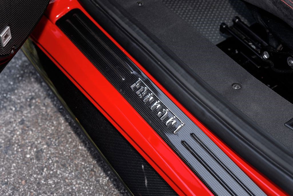 Used 2019 Ferrari 488 Pista Coupe RWD image 32