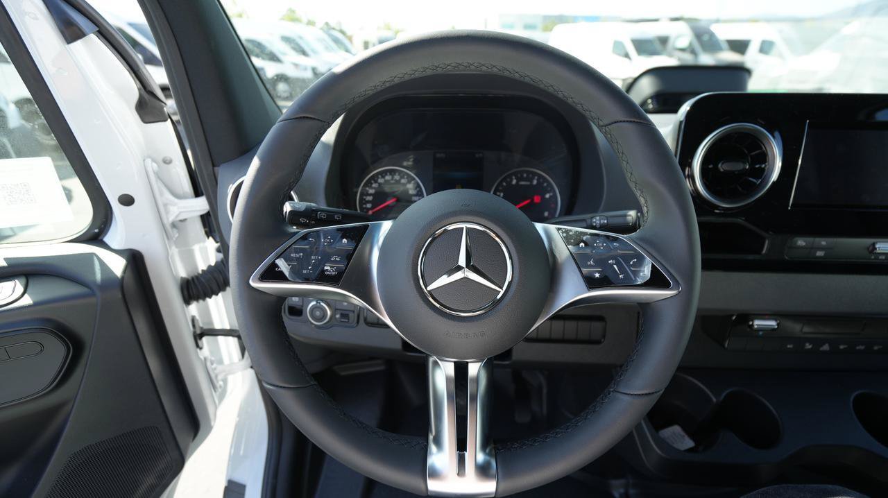 New 2025 Mercedes-Benz Sprinter 2500 image 13