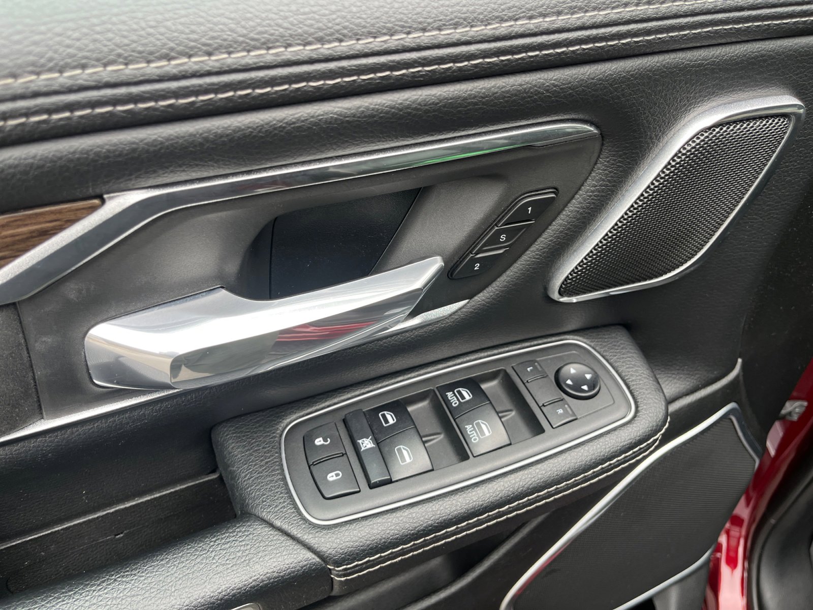 Used 2019 RAM 1500 Laramie image 14