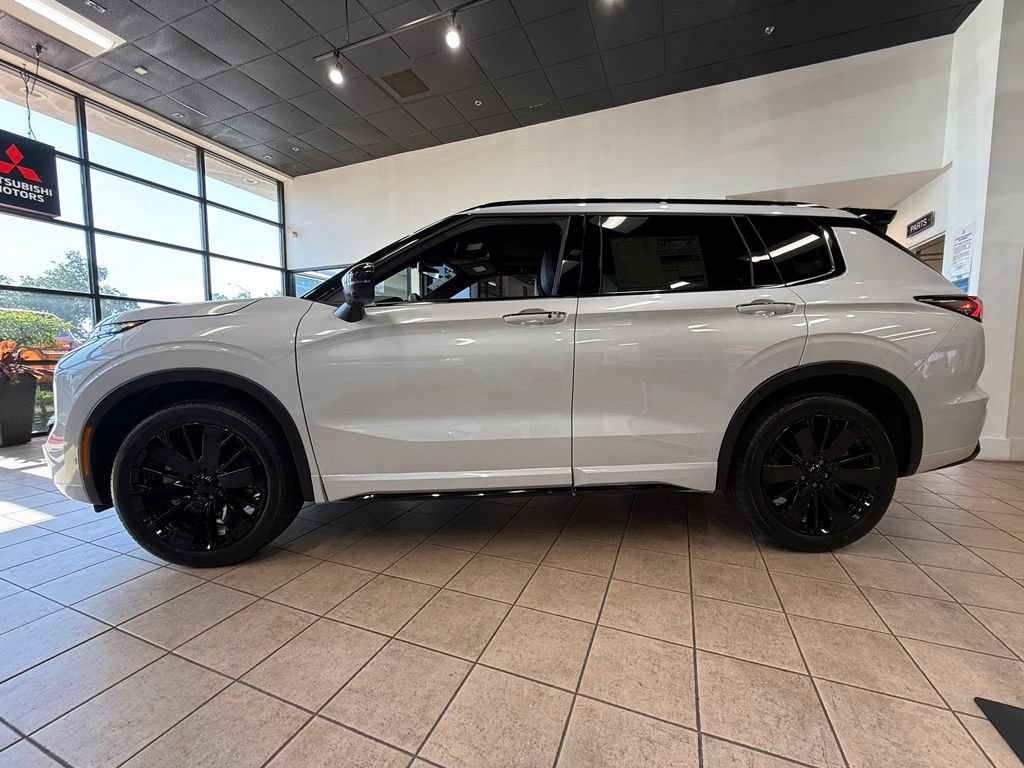 New 2026 Mitsubishi Outlander SEL Black Edition FWD image 7