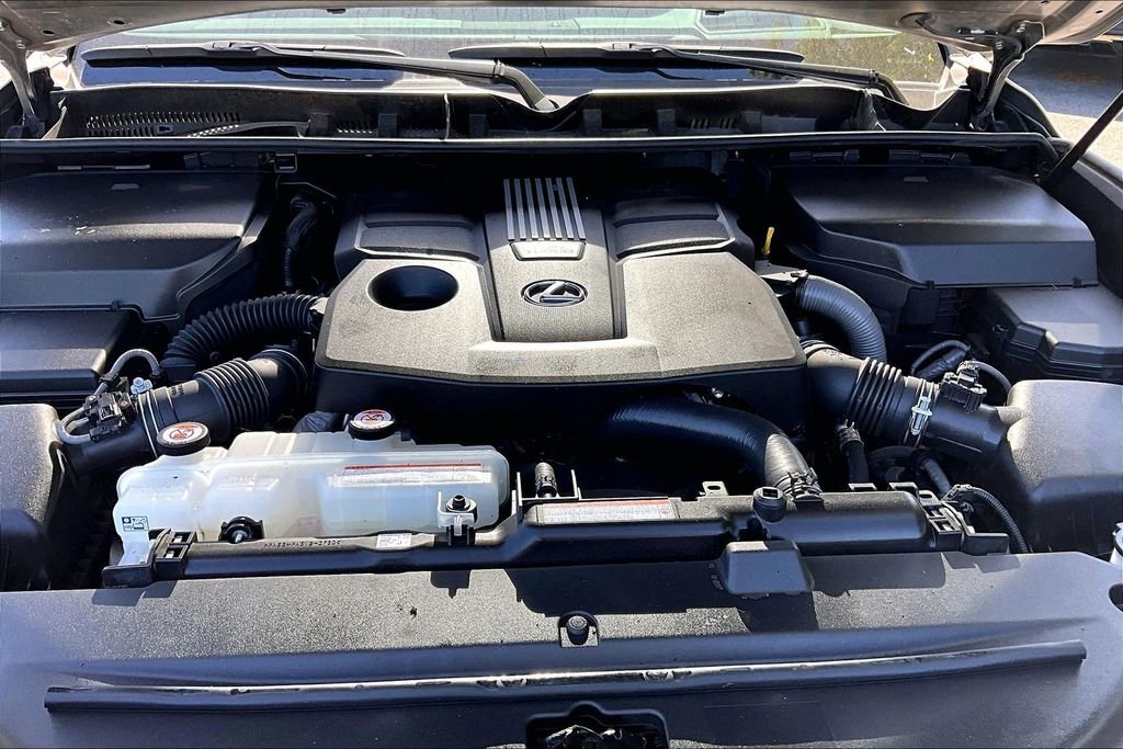 Used 2023 Lexus LX 600 F Sport AWD/4WD image 30